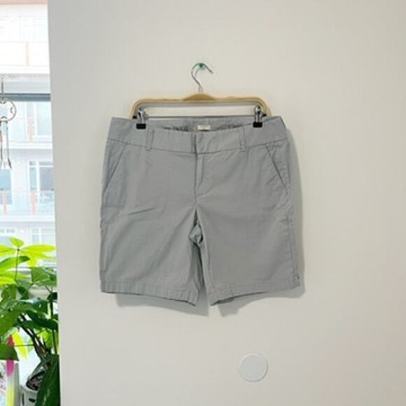 J. Crew Frankie Gray Bermuda Chino Shorts Size 12 - Picture 1 of 4
